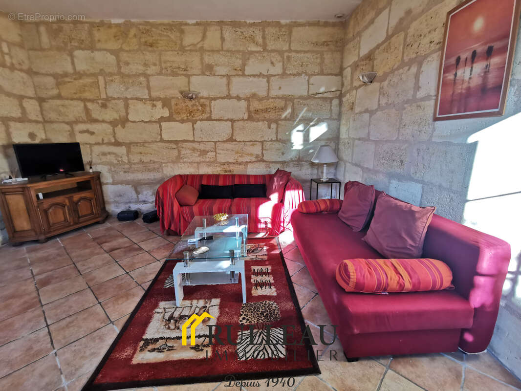 Maison à AMBARES-ET-LAGRAVE