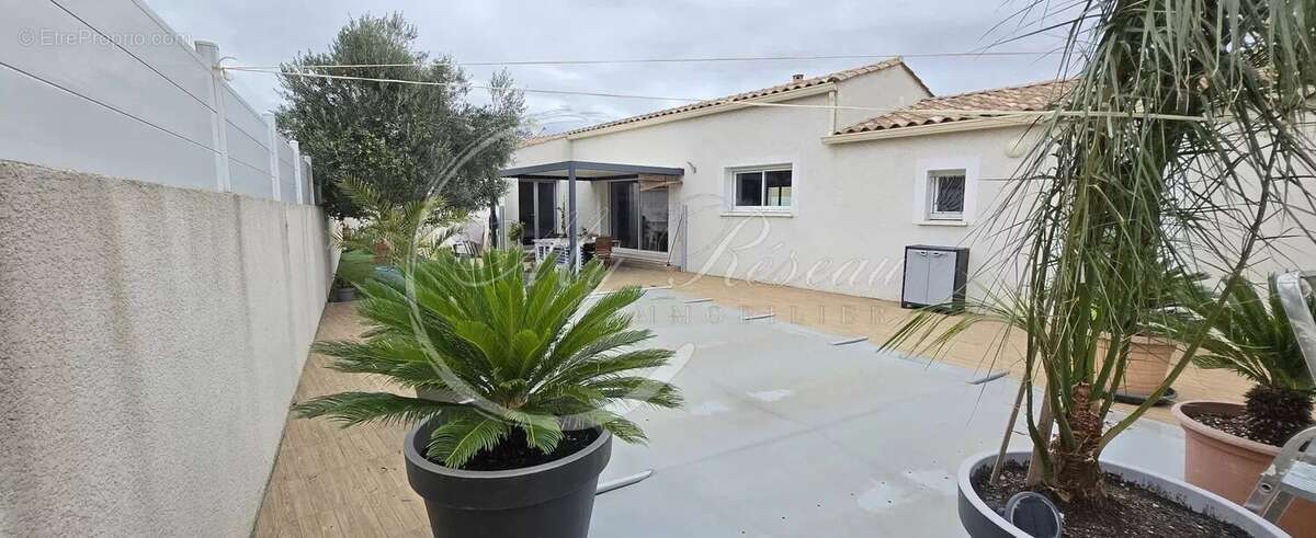 Maison à LEZIGNAN-CORBIERES