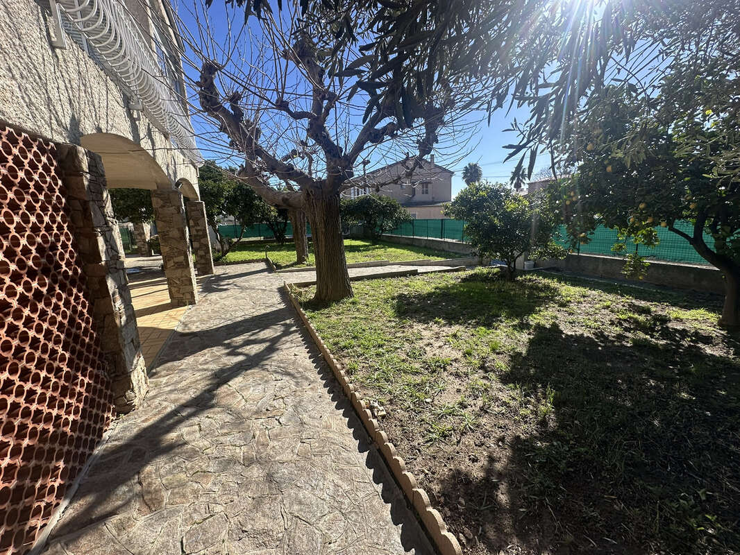 Maison à HYERES
