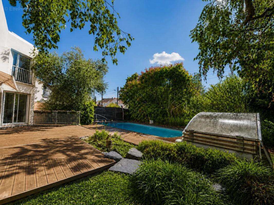 Maison d’architecte de 257m² 6 chambres piscine - à rénover - photo 20