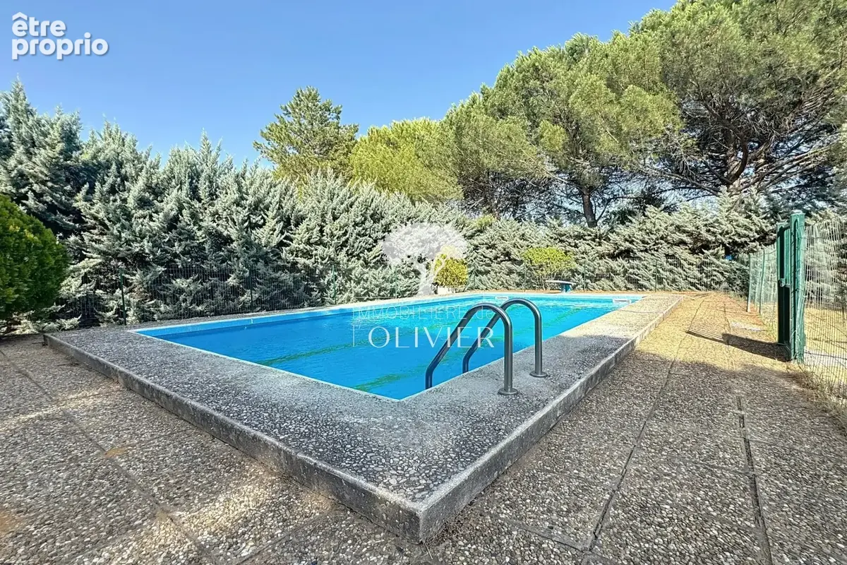 Maison 7 pièces 250 m² à vendre à Saint-Saturnin-Les-Apt (84490) - photo 3