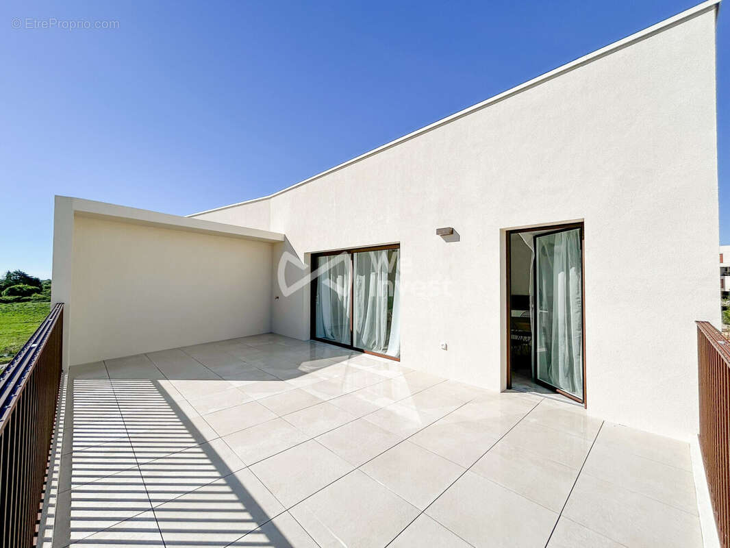 Appartement à MAUGUIO
