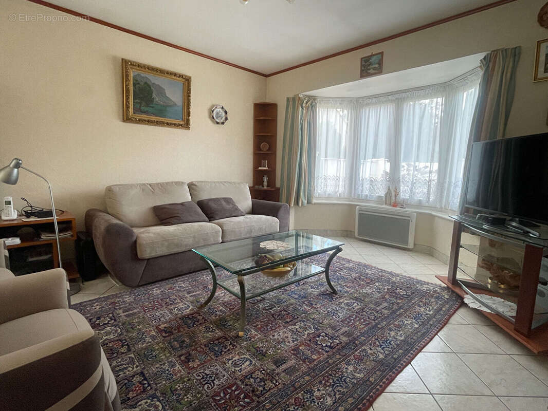 Maison à LE PERRAY-EN-YVELINES