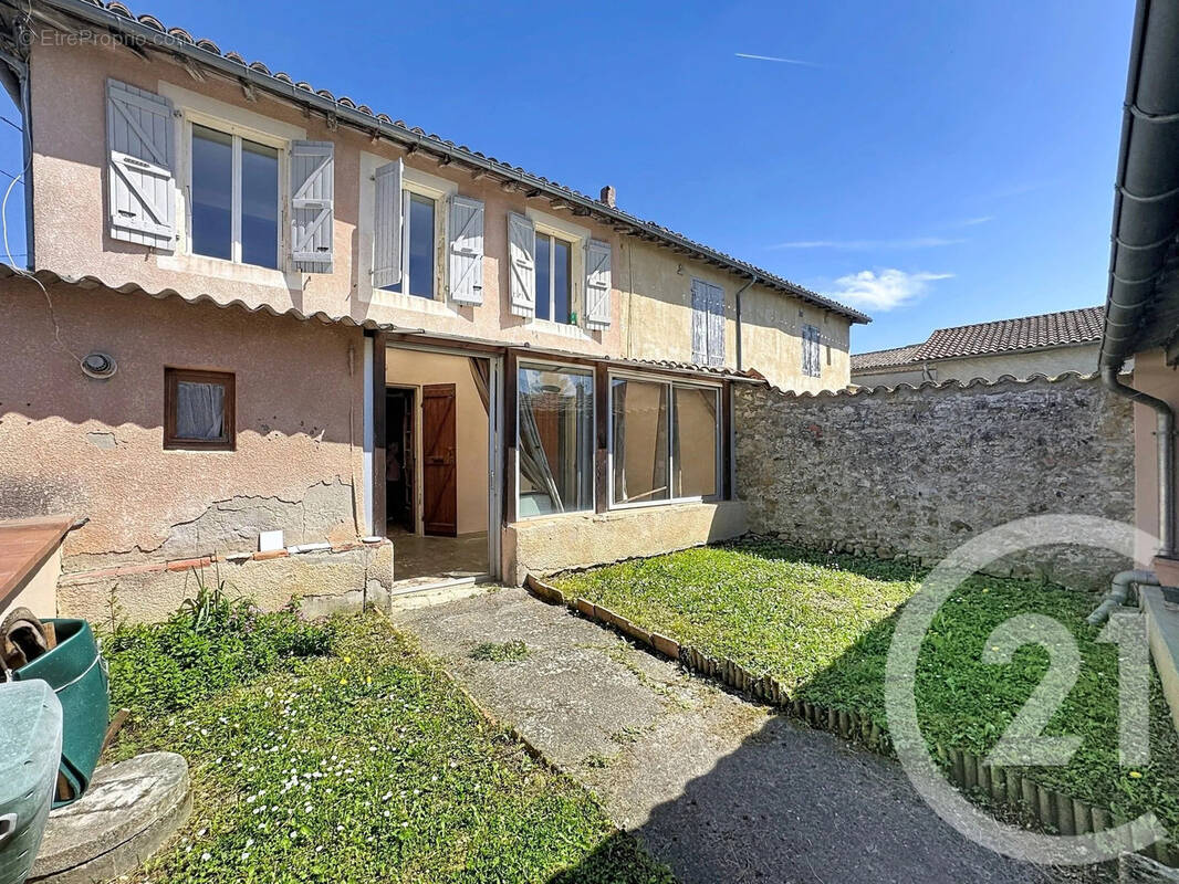 Maison à MAUVEZIN