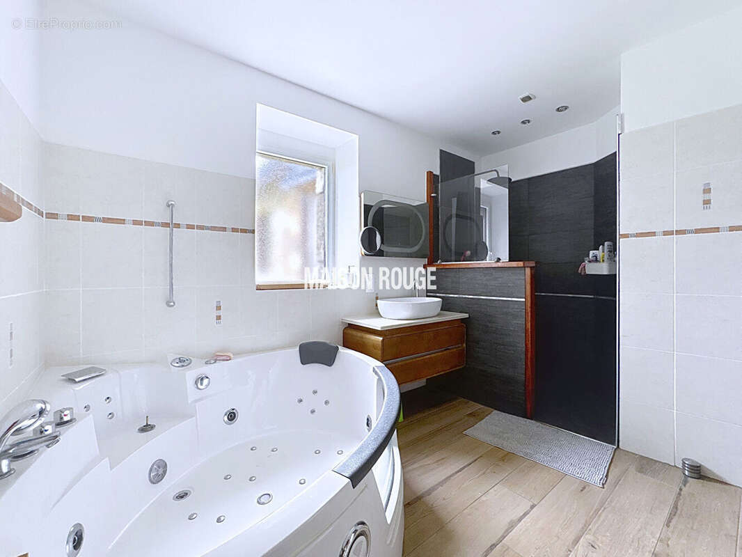PEDERNEC - Magnifique maison en pierre de caractère avec piscine chauffée et dépendances ! - photo 16