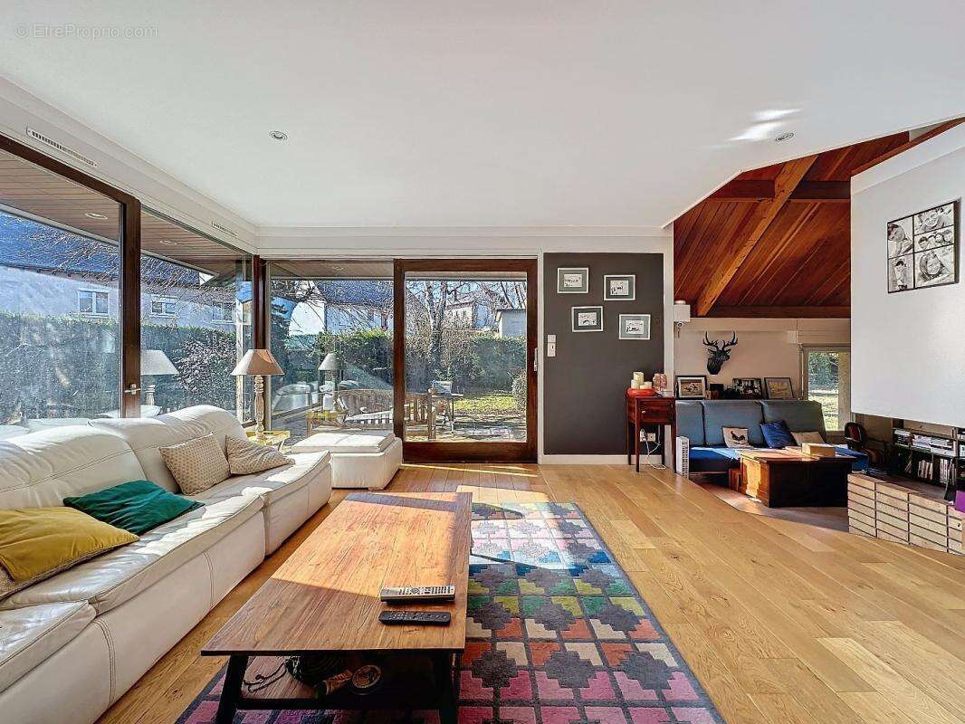 Maison à LUC-LA-PRIMAUBE