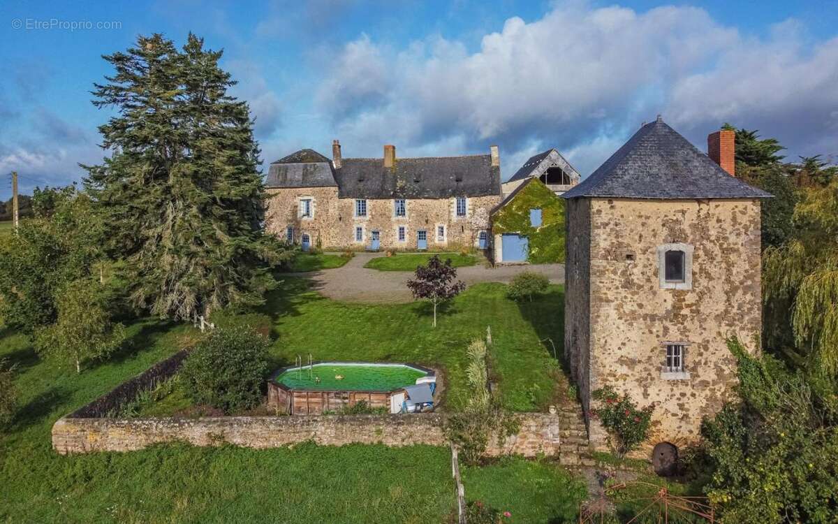 Maison à SAINTE-SUZANNE
