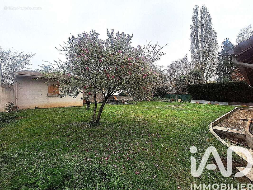 Photo 4 - Maison à SAINT-CYR-SUR-MORIN