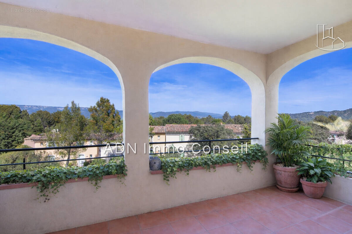 Appartement à MALLEMORT