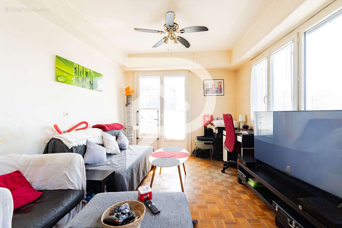 Appartement à MARSEILLE-5E