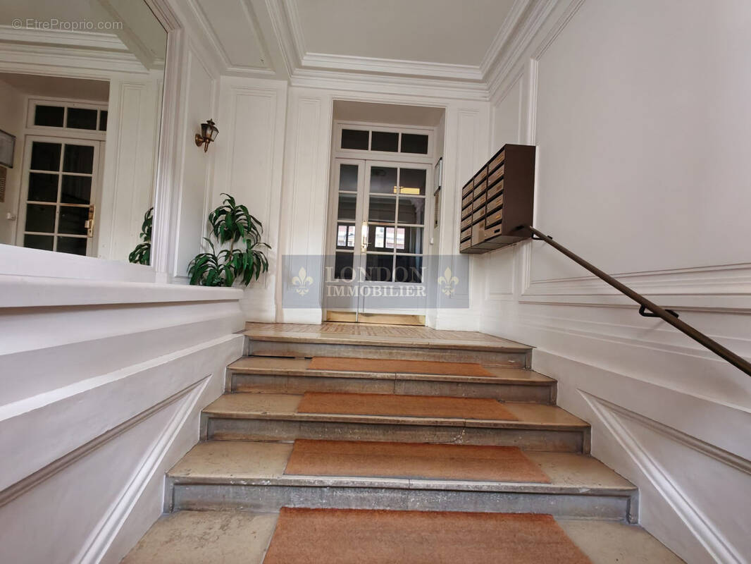 Appartement à VERSAILLES