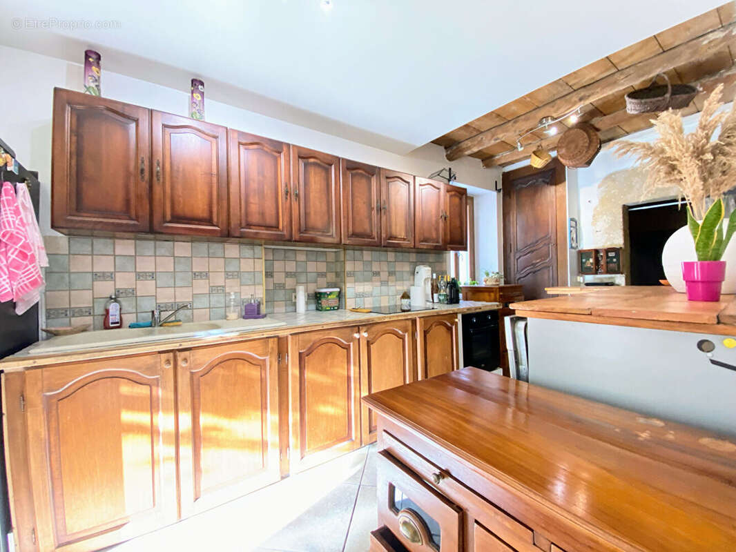 Maison à SAINT-LAURENT-DES-ARBRES