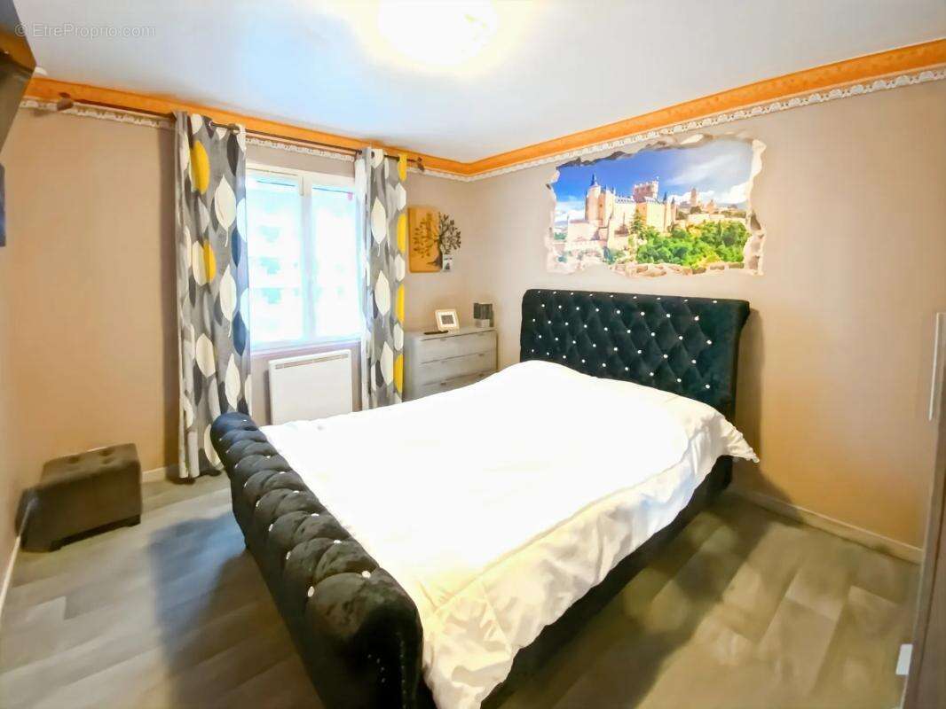 Maison à TRIZAY-LES-BONNEVAL