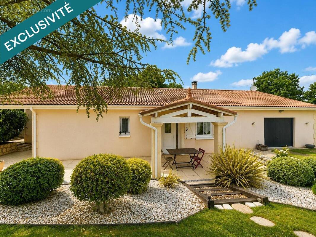 Photo 1 - Maison à HIERSAC