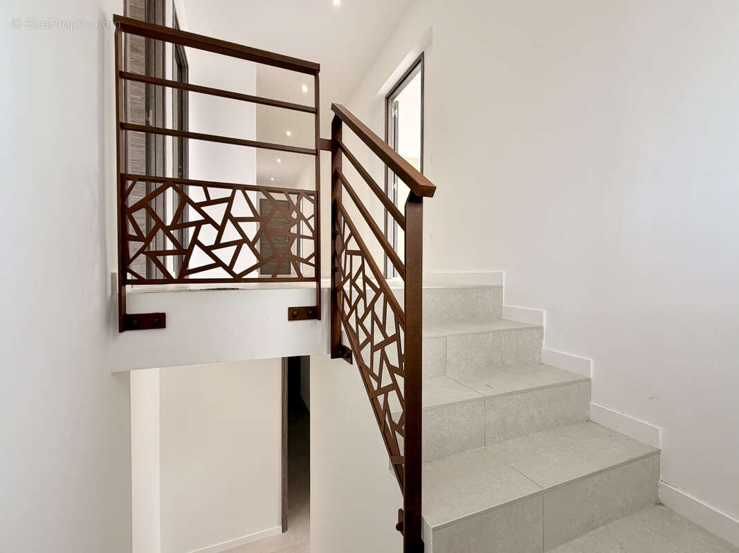 Maison à LA VALETTE-DU-VAR