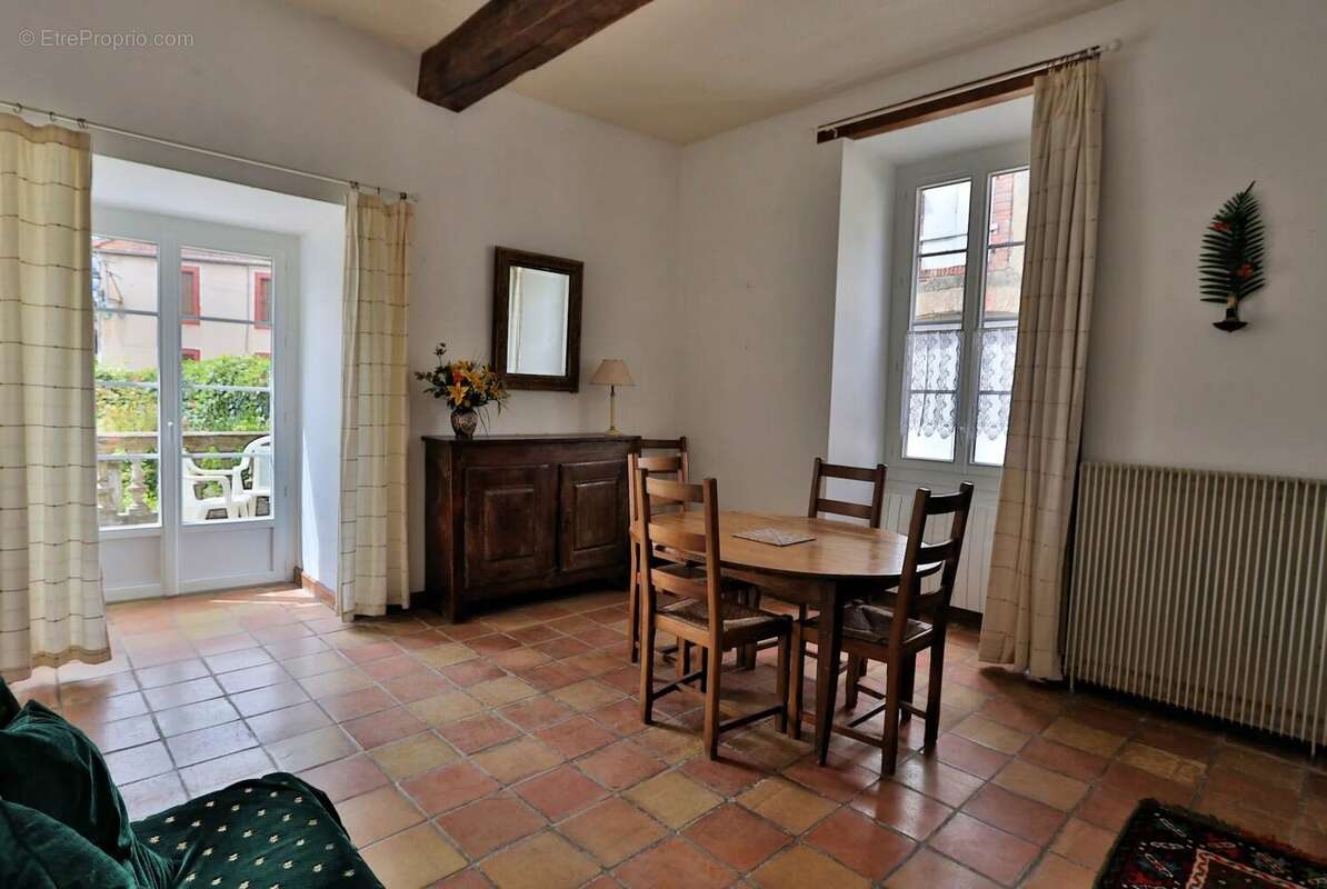 Maison 110 m² à Castelnau-Riviere-Basse  - photo 2