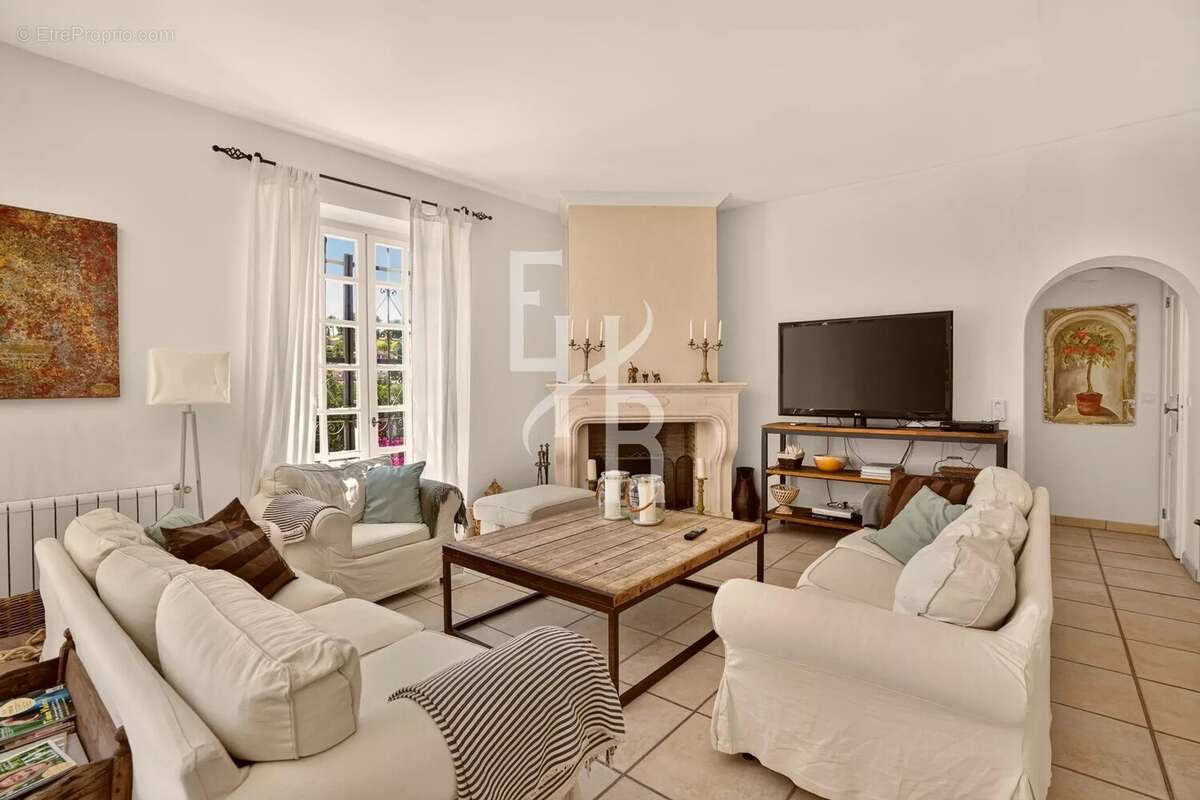 Maison à MOUGINS