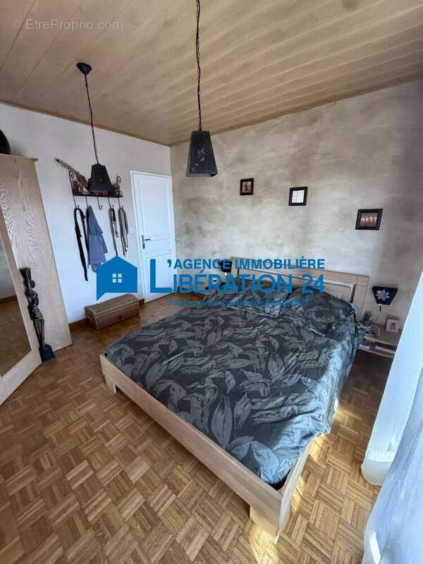 Maison familiale de 198 m2 au calme avec beau  terrain plat – Secteur prisé de La Chapelle-d’Aurec - photo 11