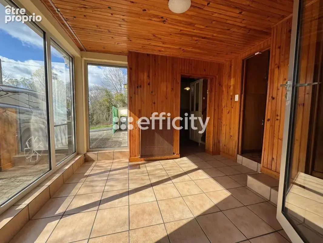 Maison 6 pièces 97 m² à vendre à Thiers (63300) - photo 2