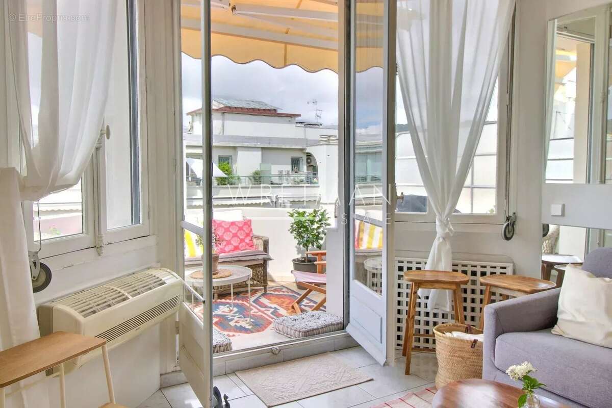 Studio lumineux avec grande terrasse – Nice Carré d'Or - photo 11