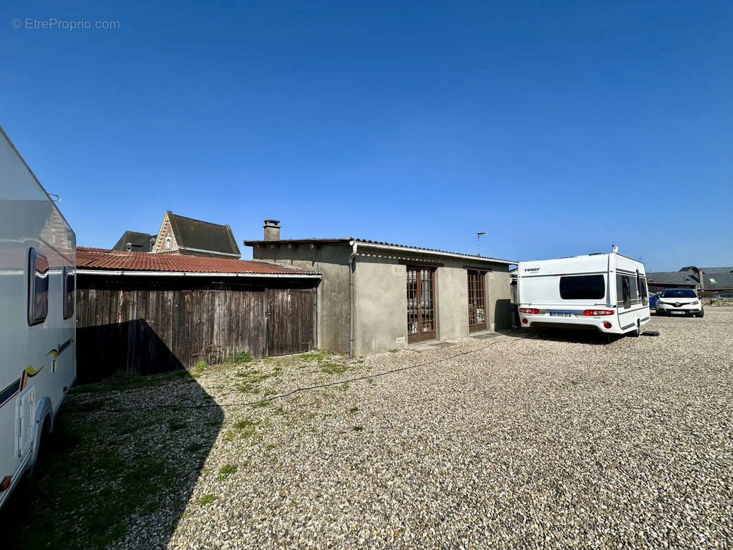 Terrain à SAINT-NICOLAS-D'ALIERMONT