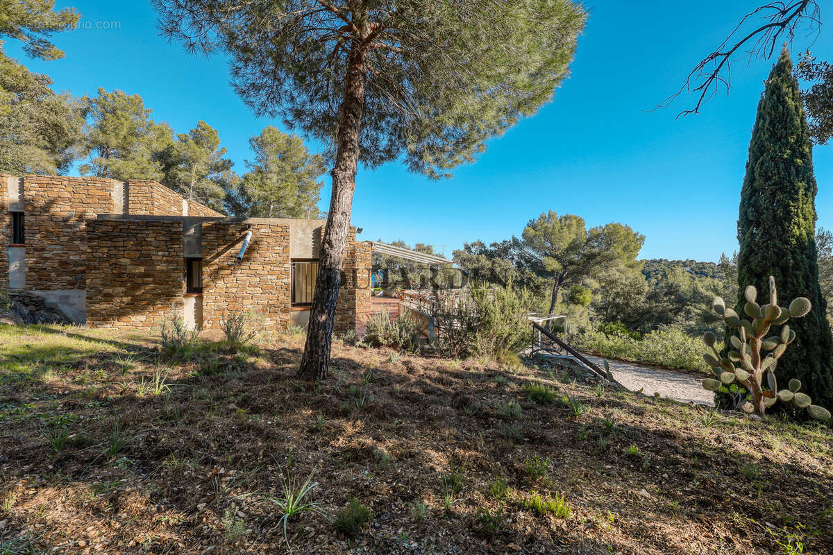 Maison à BORMES-LES-MIMOSAS
