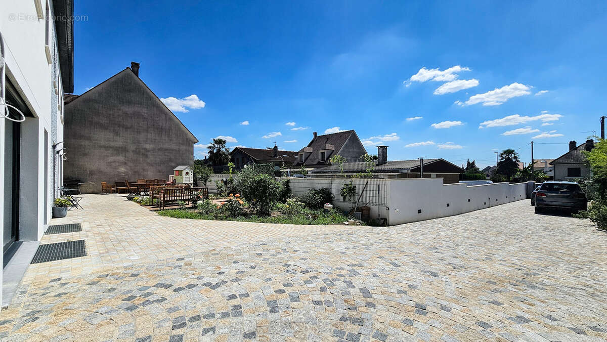 Appartement à SARTROUVILLE