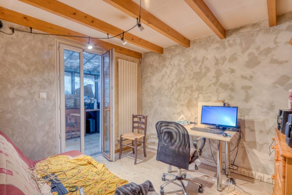 Maison 84 m² à Saint-Fons  - photo 8