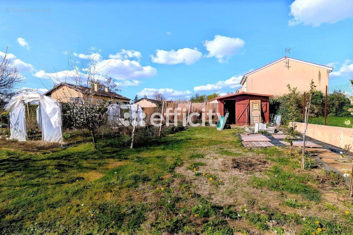 Maison à CRECHES-SUR-SAONE