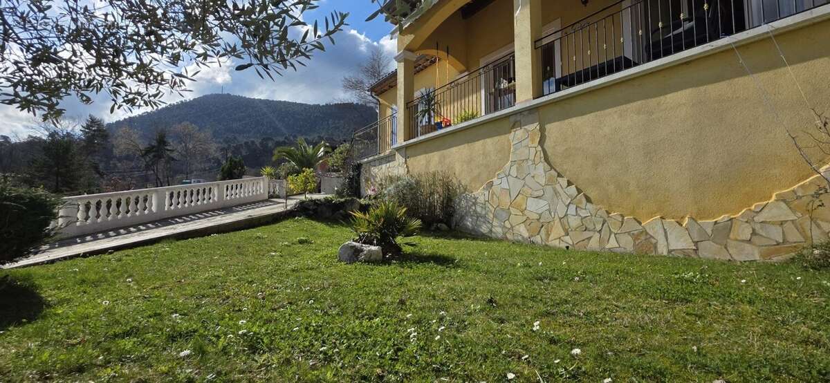 Maison à TOURRETTE-LEVENS