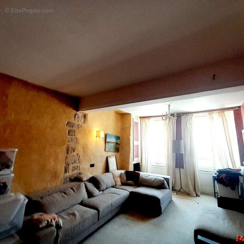 Maison à VILLENEUVE-SUR-YONNE