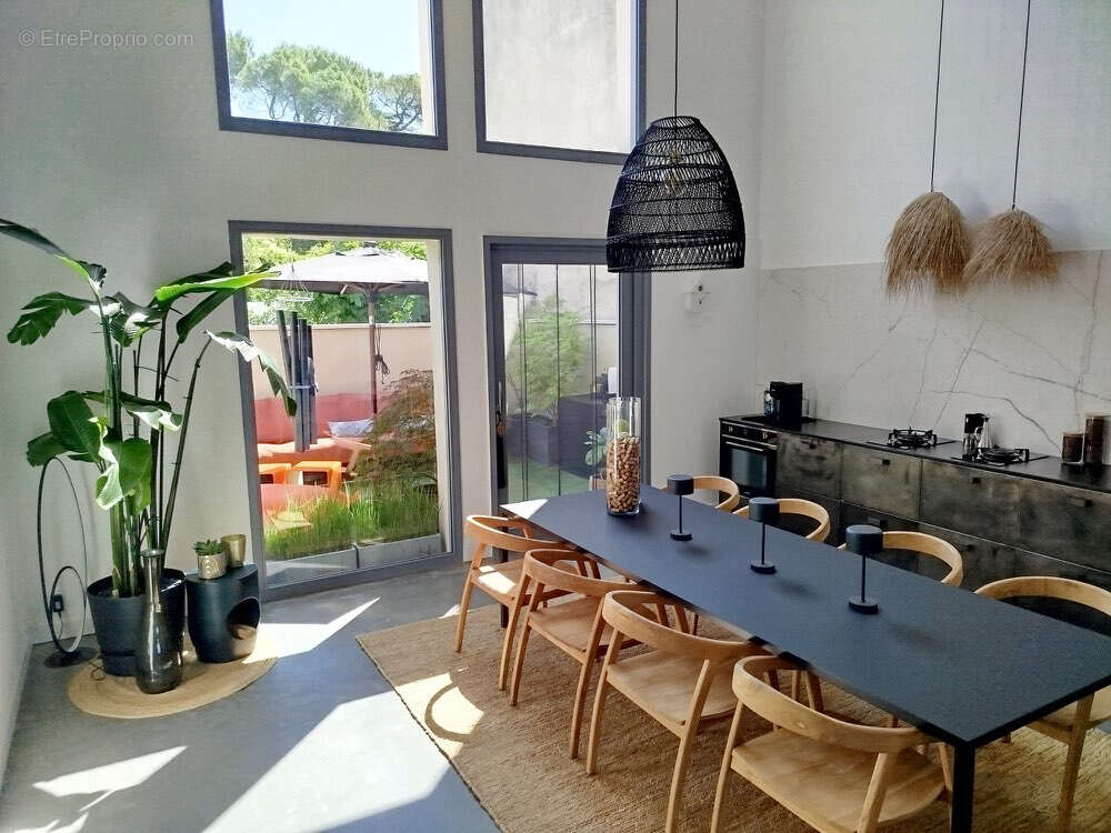 Sublime Maison d'architecte Saint Maximin La Sainte Baume 190 m2 avec terrasse et garage - photo 15