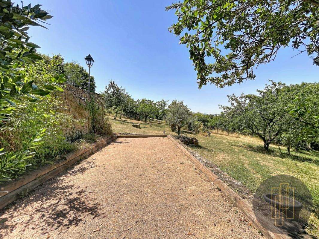 Maison en pierres dorées de 170m² avec vue dégagée - photo 23