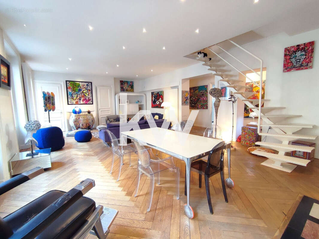 Appartement 215 m² à Saint-Etienne  - photo 3