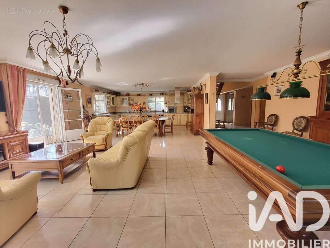 Maison 353 m² à Valleres  - photo 2