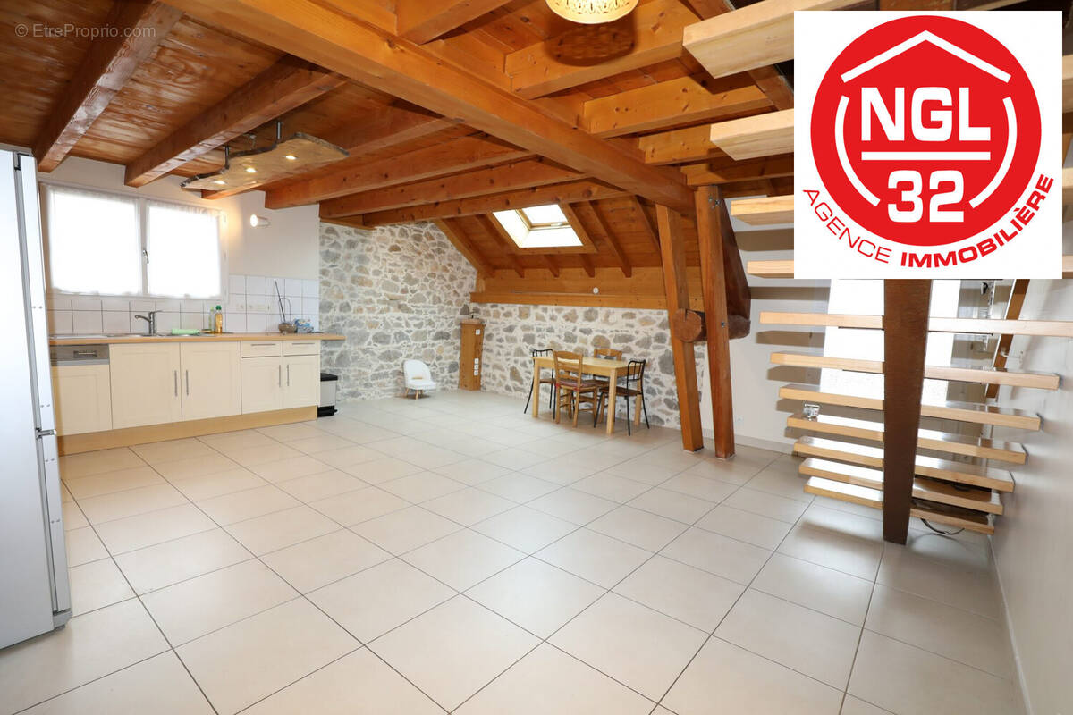 Appartement à ALLONZIER-LA-CAILLE