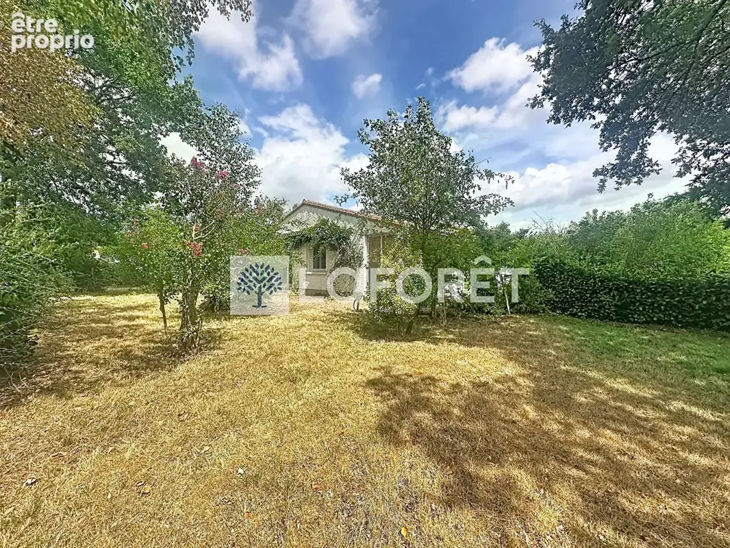 Plain pied à Bressuire 7 pièce(s) 140 m2 - photo 2