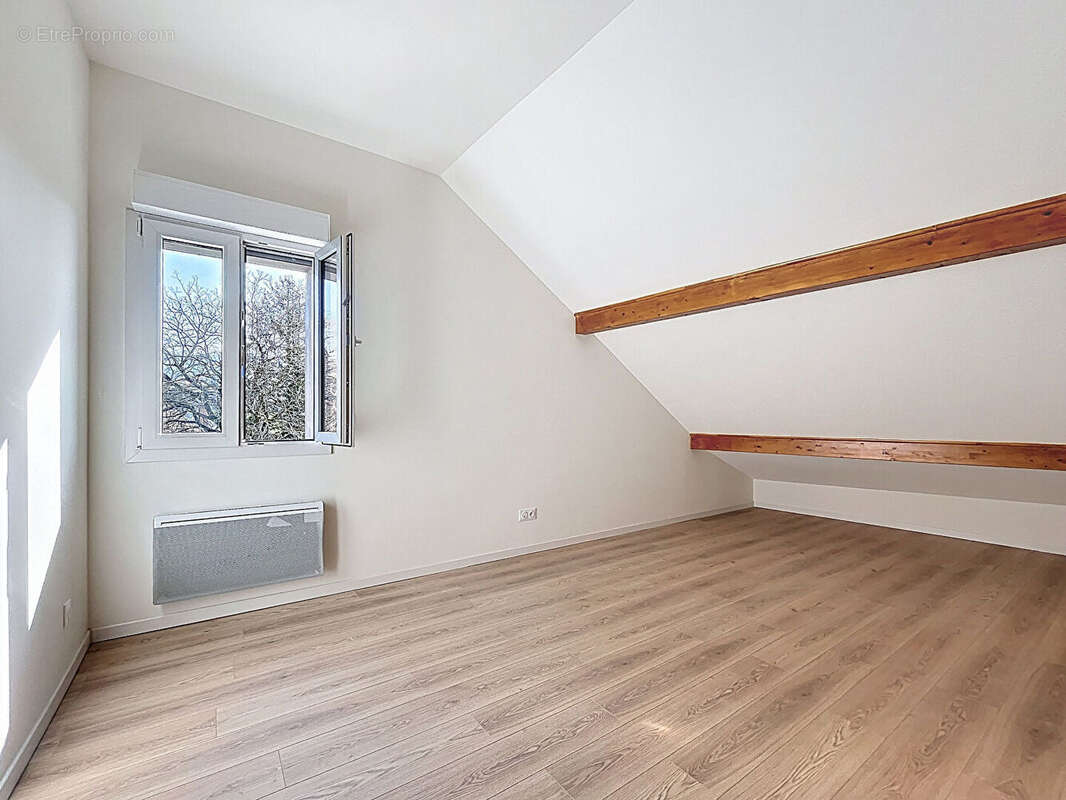 Appartement à CONTAMINE-SUR-ARVE