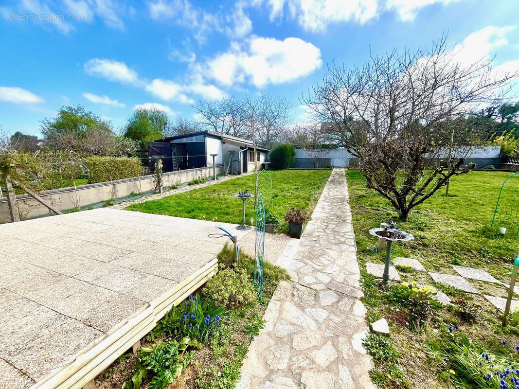 Maison à COGNAC-LA-FORET