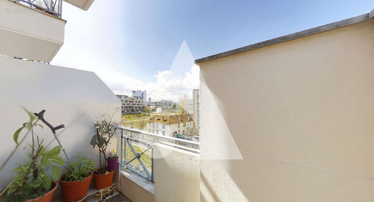 Appartement à LA GARENNE-COLOMBES