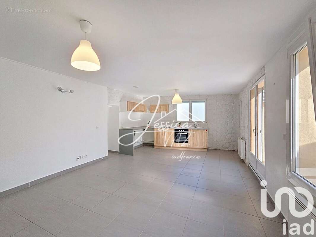 Photo 2 - Maison à LE PLESSIS-BELLEVILLE