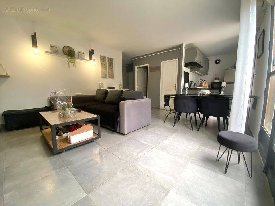 T3 + BALCON + CAVE / LES OLIVES 13013 - Appartement à MARSEILLE-13E