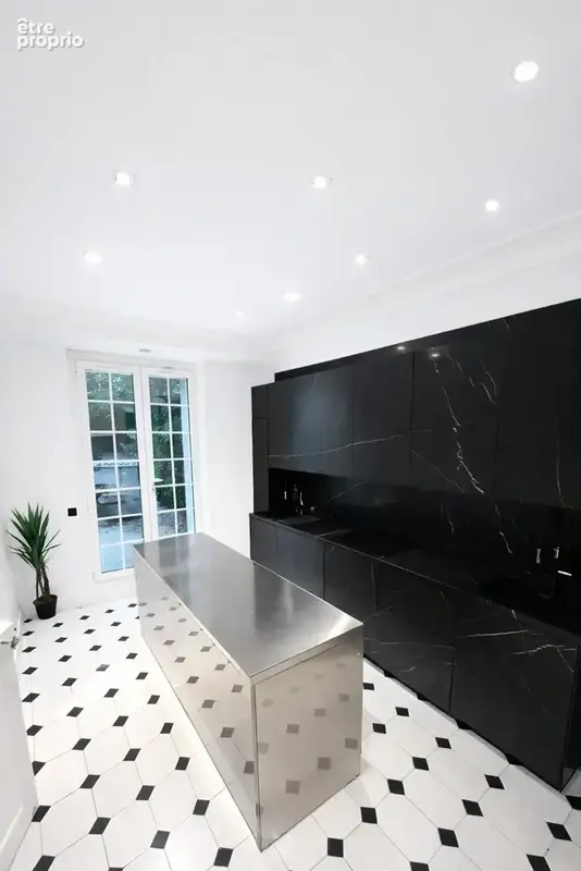 Maison 303 m² à Saint-Maur-Des-Fosses  - photo 7