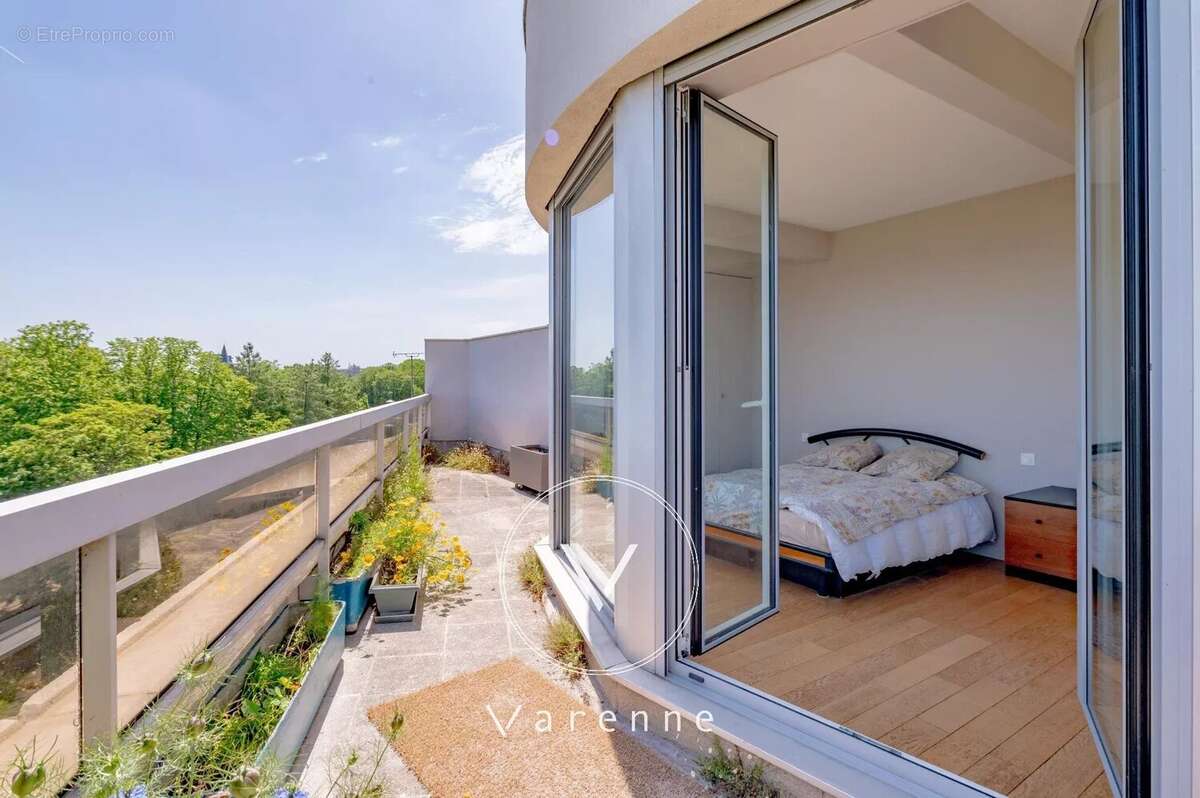 Appartement à PARIS-14E