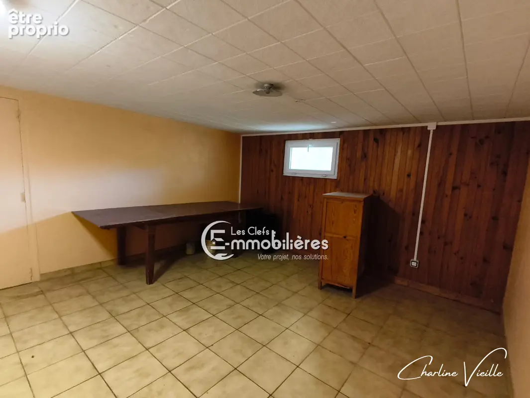 Maison familiale avec grand terrain arboré et potentiel de rénovation - photo 11