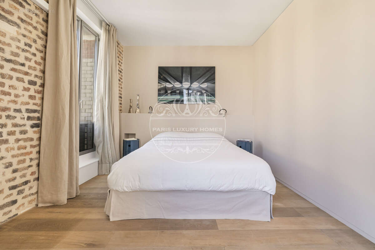 Appartement à PARIS-2E