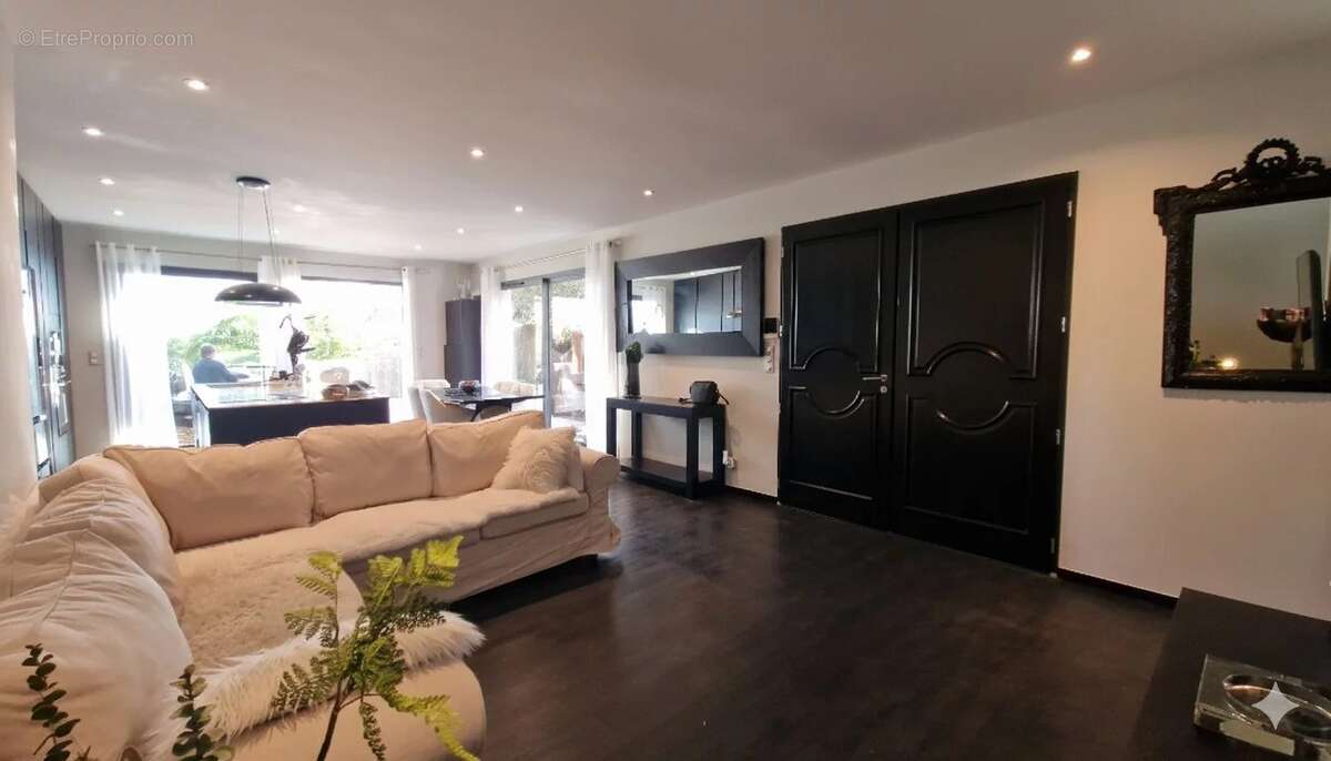 Maison à LA COLLE-SUR-LOUP