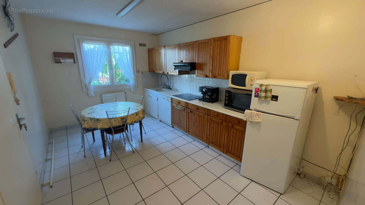 Maison à vendre à Athis-Mons   168 m2 avec jardin et garage - photo 2