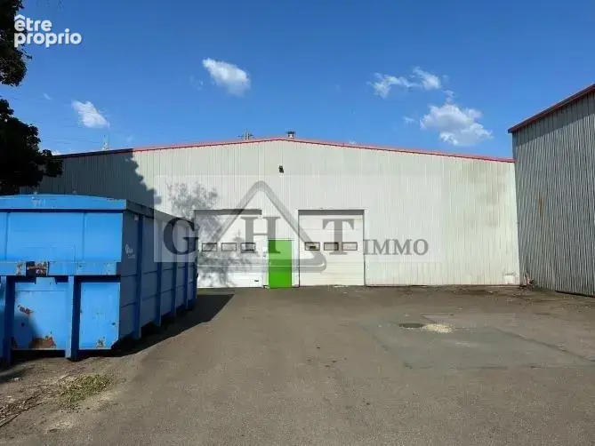 À vendre Entrepôt & bureaux 3100m²- TRAPPES - photo 2