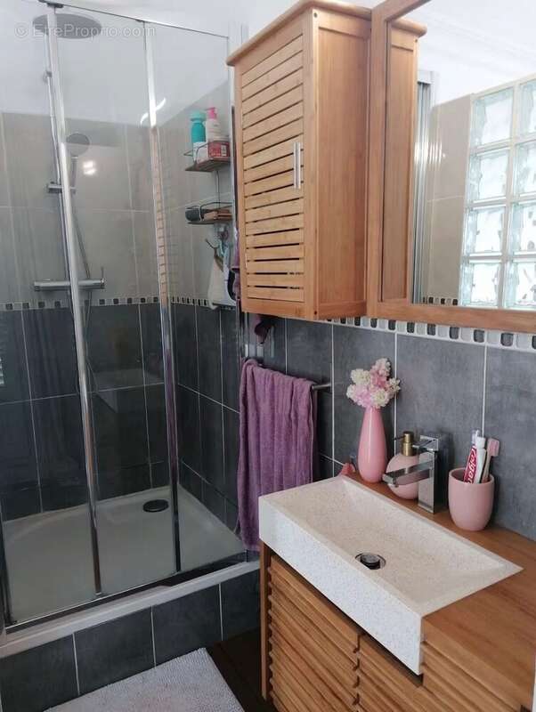 Appartement à LA GARENNE-COLOMBES